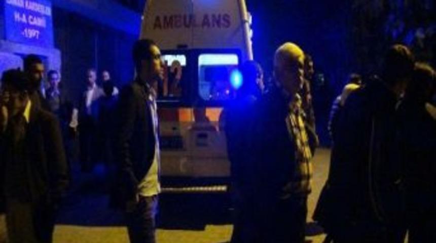 Sokakta Yapılan D&uuml;ğ&uuml;ne Silahlı Baskın: 1 &Ouml;l&uuml;, 2 Yaralı