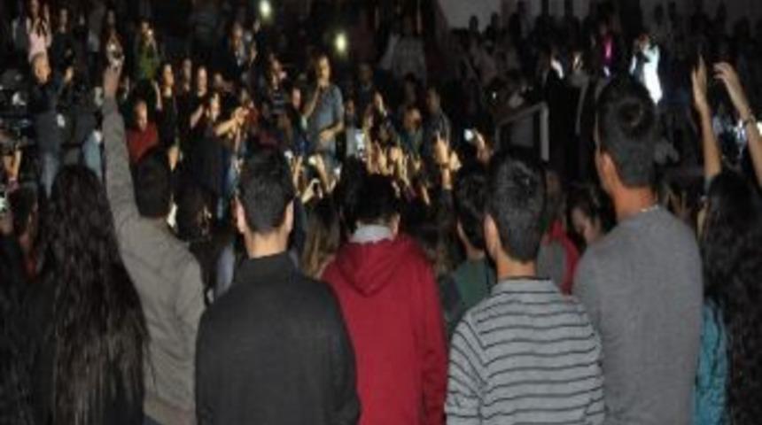 Haluk Levent, Sağlık Sorununa Rağmen Gaziantep&rsquo;te Sahne Aldı