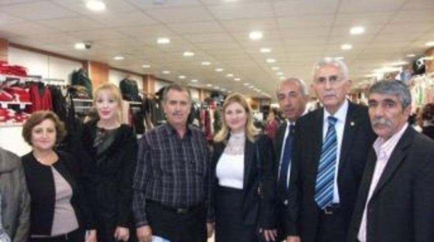 Chp'li G&uuml;nsel Sağlam, &Ccedil;arşı İle Kucaklaştı