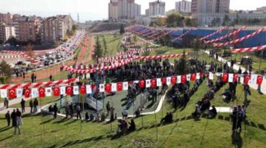 Yenimahalle&rsquo;de Cumhuriyet Parkı A&ccedil;ıldı