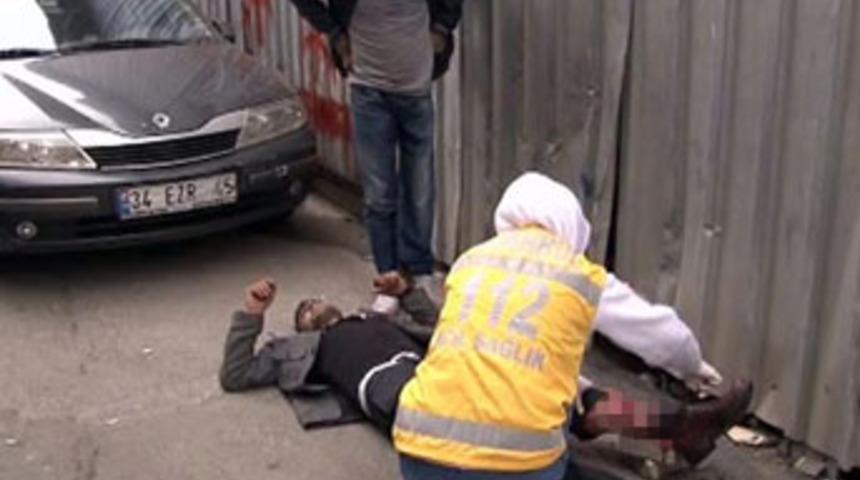 Beyoğlu'nda bı&ccedil;aklı saldırı
