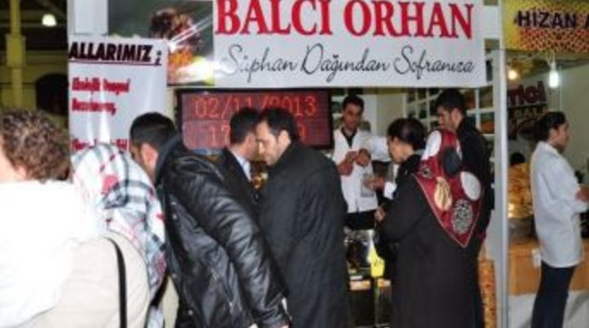 İstanbul&rsquo;da Ki Bal Satışları Bitlisli Balcıları Memnun Etti