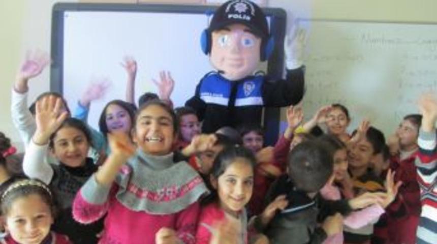 'Kanka Polisler' &Ouml;ğrencilerle Buluştu