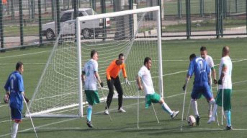 Bursag&uuml;c&uuml; Ampute Spor Kul&uuml;b&uuml; Ligdeki Ilk Ma&ccedil;ında 11-0 Yenildi