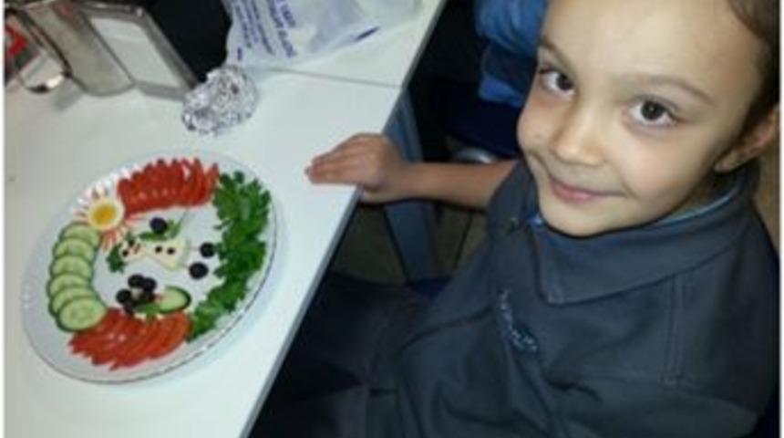 &Ouml;ğrenciler, En G&uuml;zel Kahvaltı Tabağını Hazırlamak I&ccedil;in Yarıştı