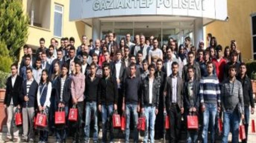Polis Ve &Uuml;niversiteli Gen&ccedil;ler Kahvaltıda Buluştu