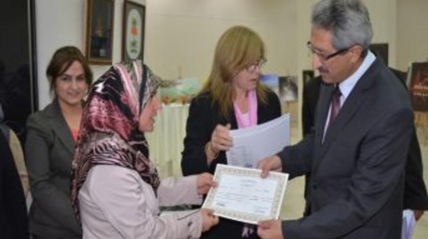 El Sanatları Kursiyerleri, Sertifikalarını T&ouml;renle Aldı