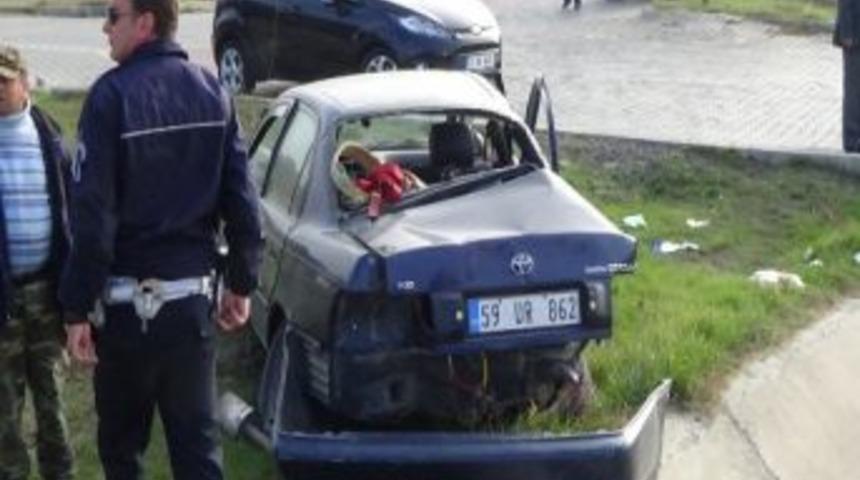 Eğlence d&ouml;n&uuml;ş&uuml; kaza: 1 &ouml;l&uuml;, 4 yaralı