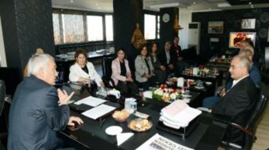 Mhp Isparta Merkez İl&ccedil;e Y&ouml;netim Kurulu, Isparta Belediye Başkanı Y&uuml;ksek Mimar Yusuf Ziya G&uuml;naydın&rsquo;ı Ziyaret Etti.