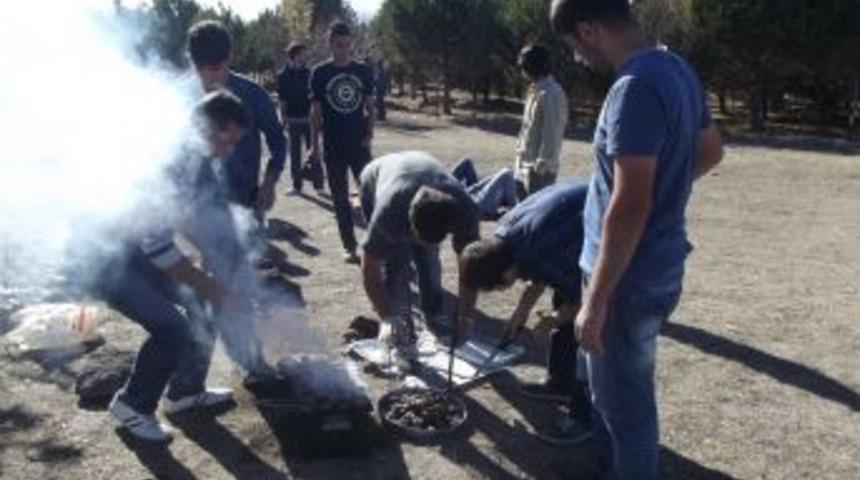 Mangalda Etler Pişti, &Uuml;niversite &Ouml;ğrencilerinin Kardeşliği Pekişti