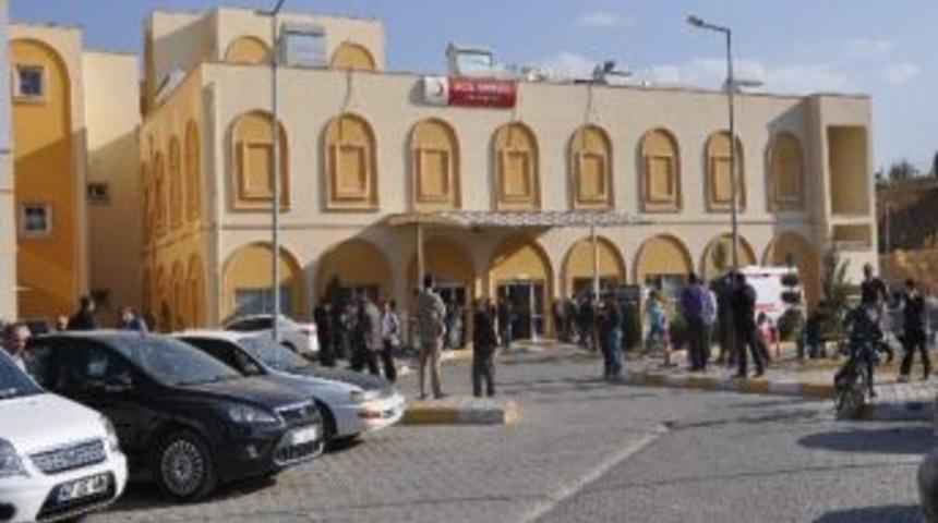 Mardin'de Trafik Kazası: 2 &Ouml;l&uuml;, 5 Yaralı