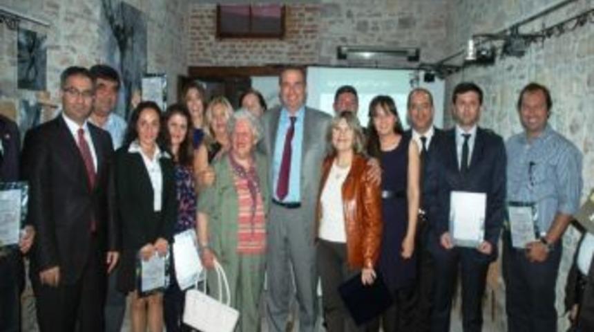 Ayvalık, Muhip &Ouml;zyiğit&rsquo;i Unutmadı