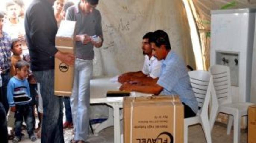 &Ccedil;adır Kentte Kalan M&uuml;ltecile Elektrikli Radyat&ouml;r Dağıtıldı