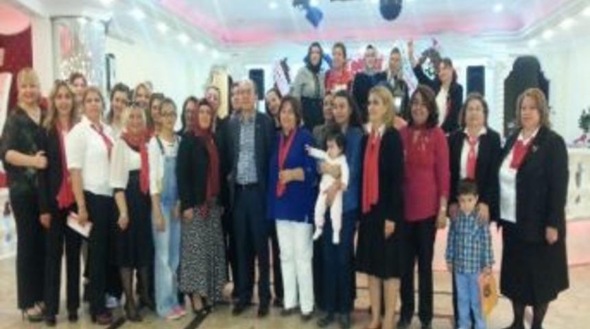 Mhp Yenimahalle Belediye Başkan Adayı Kutlug&uuml;n, Yenimahalleli Kadınları İle Kahvaltı Programında Buluştu
