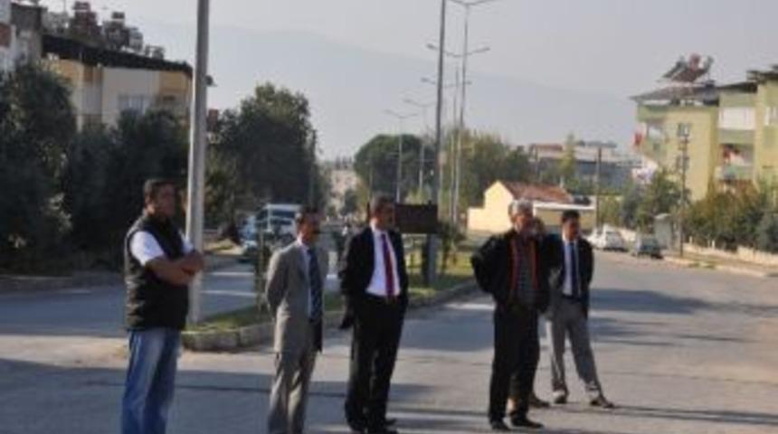 Nazilli'de Yolun Ortasında Kalan Eski Ev Yıkıldı