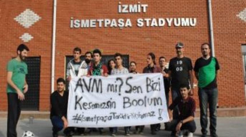 Kocaelispor Taraftarlarından Avm Protestosu