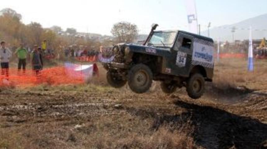 Kb&uuml;&rsquo;de Off-road Yarışları Nefesleri Kesti