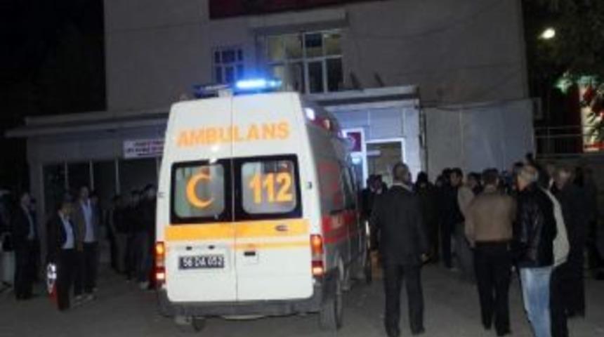 D&uuml;ğ&uuml;n D&ouml;n&uuml;ş&uuml; Otomobil Takla Attı: 2 &Ouml;l&uuml; 4 Yaralı