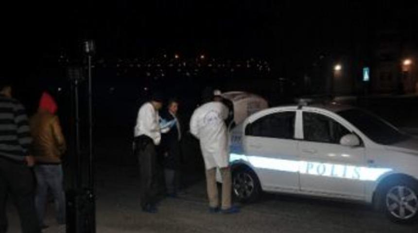 Alkoll&uuml; S&uuml;r&uuml;c&uuml; Polis Aracına T&uuml;fekle Ateş A&ccedil;tı: 1 Polis Yaralı