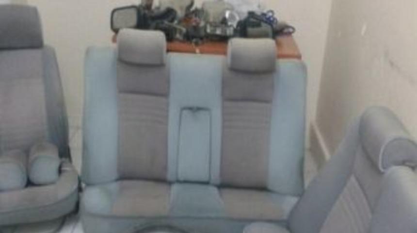 &Ccedil;aldıkları Otomobili Sulama Kanalına Attılar