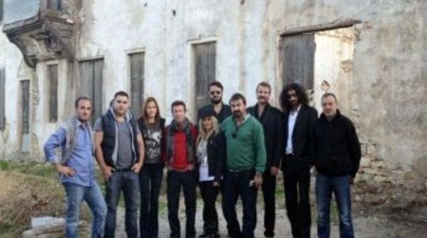 Hayri K&uuml;&ccedil;&uuml;k Son Şarkısına Klip &Ccedil;ekti