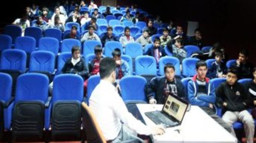 Erdemli Gen&ccedil;lik Yeni Binada Eğitime Başladı