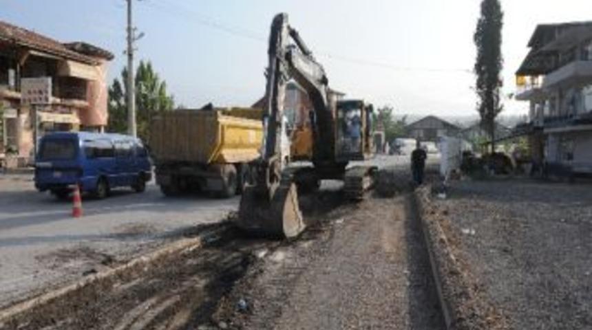 Başiskele'de Alsancak Caddesi Ve D&ouml;nerkaya Sokak Yeni Y&uuml;z&uuml;ne Kavuştu