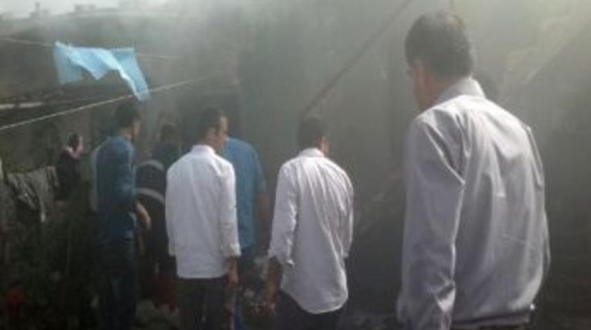 Yangında Evsiz Kalan Oru&ccedil; Ailesi Yardım Beklıyor