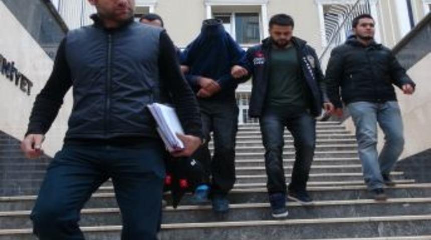 &Ccedil;iller'in Hırsızını Lin&ccedil; Edilmekten Polis Kurtardı