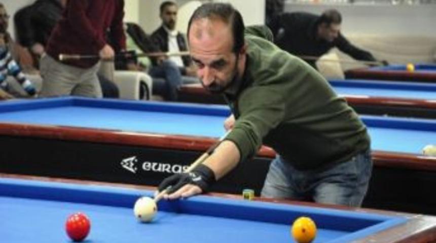 D&uuml;zce&rsquo;de Bilardo Turnuvası Nefes Kesti