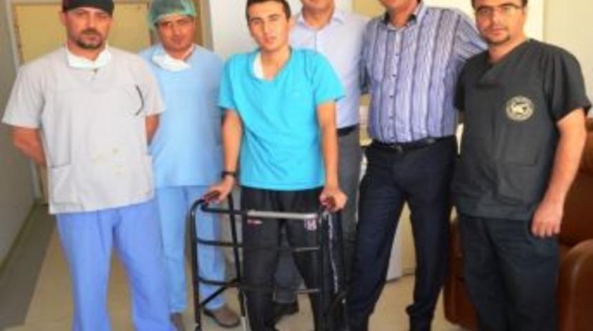 Fel&ccedil;li Gelen Hasta Ayağa Kalktı