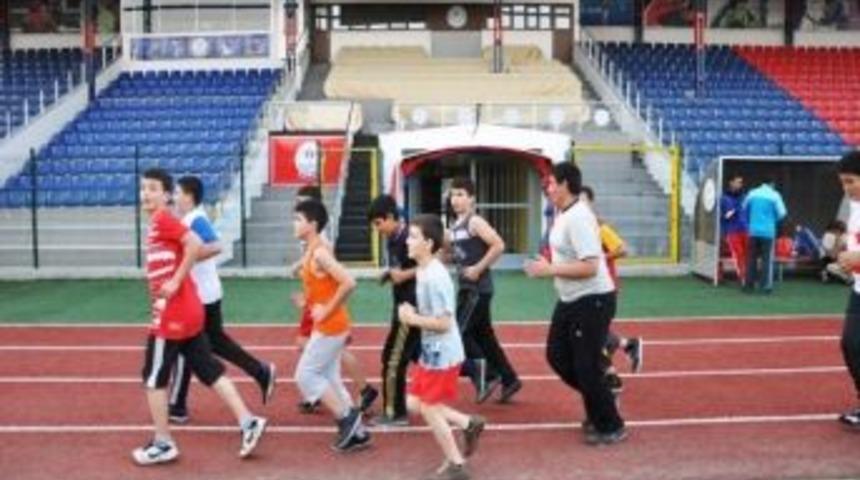 D&uuml;zceli G&uuml;reş&ccedil;iler Kondisyon Depoluyor