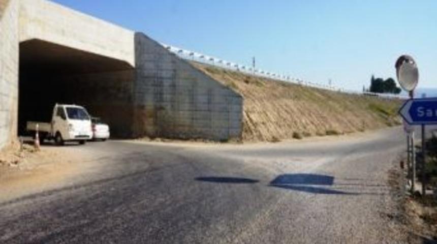 Bu Da Sarıg&ouml;l&rsquo;&uuml;n Aynalı K&ouml;pr&uuml;l&uuml; Kavşağı