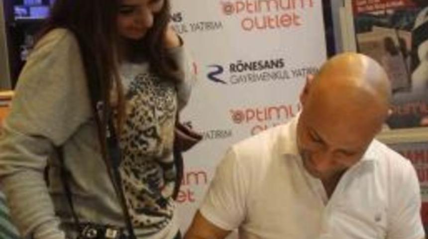 Yazar Tazeoğlu, 'Bukre'yi Adanalılar I&ccedil;in Imzaladı