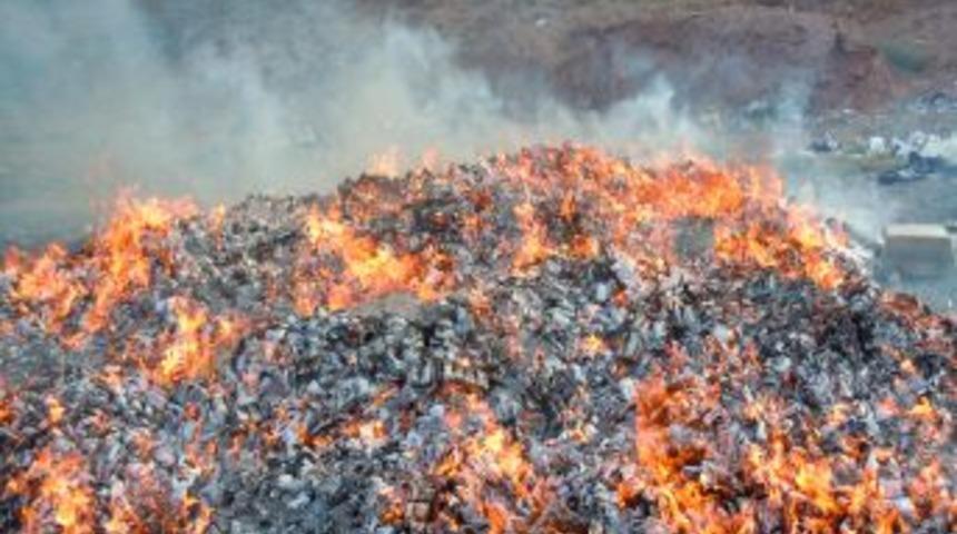 Aksaray&rsquo;da 250 Bin Paket G&uuml;mr&uuml;k Ka&ccedil;ağı Sigara Yakılarak Imha Edildi