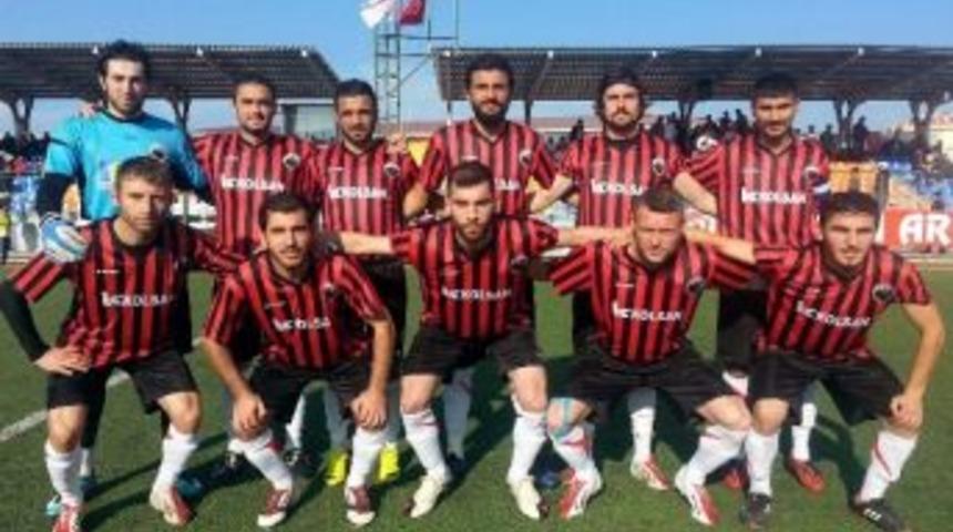 Zara Belediyespor Liderliğini S&uuml;rd&uuml;rd&uuml;