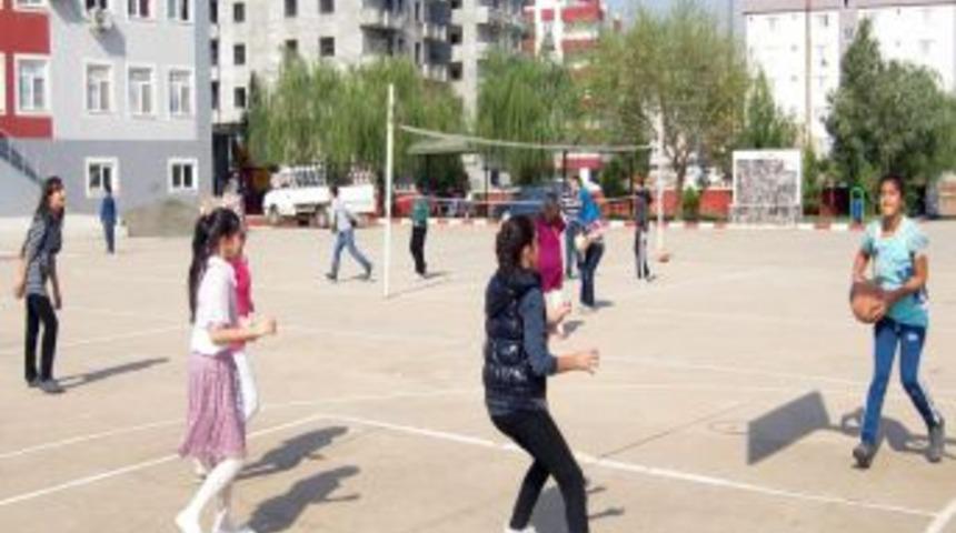 Baran Koleji &Ouml;ğrencilerine 14 Branşta Kurs Veriyor