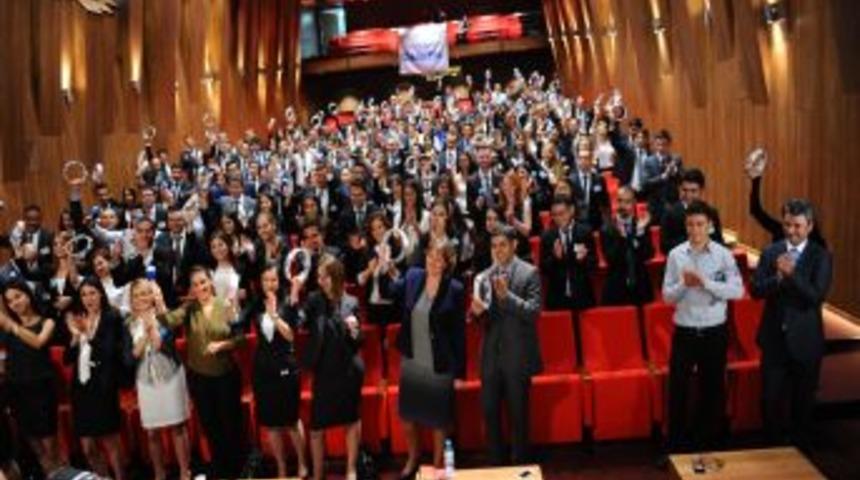 500 Genci Kadrosuna Kattı, Istihdamını Y&uuml;zde 25 Artırdı