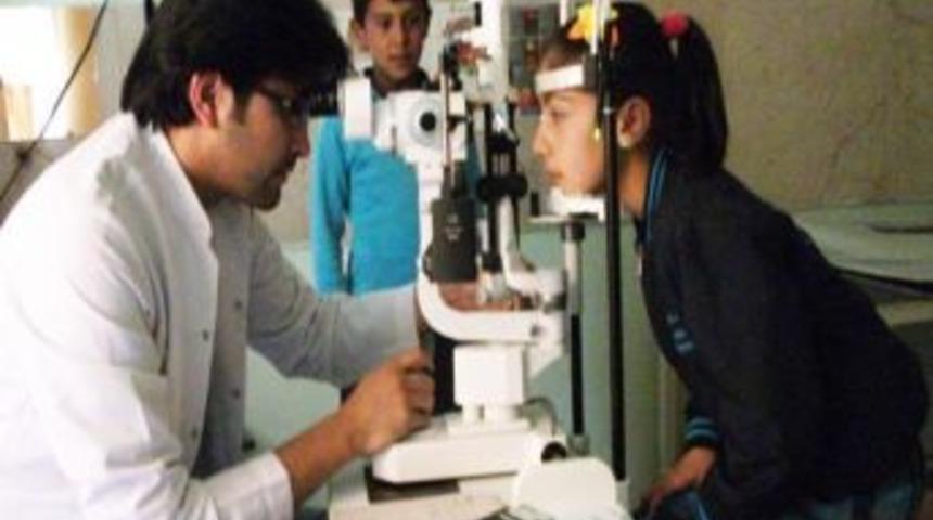 Karapınar'da Ilkokul &Ouml;ğrencilerine G&ouml;z Taraması