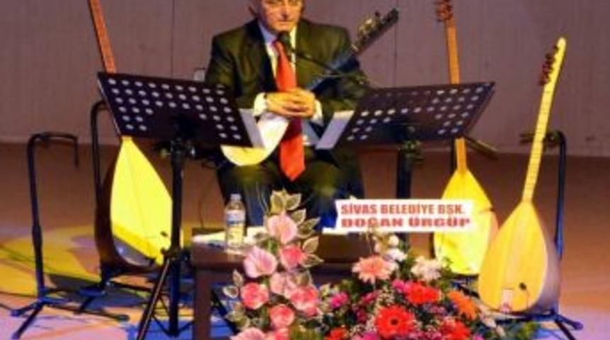 C&uuml;&rsquo;de Ahmet Turan Şan Konser Verdi