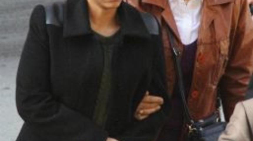 Kocasını &Ouml;ld&uuml;r&uuml;p Serbest Kalan Kadın Yeniden Adliyeye Sevk Edildi