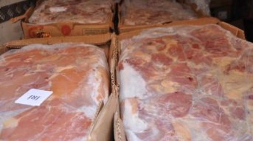 Vatandaş İhbarıyla Bin 300 Kilo Tavuk Eti İmha Edildi