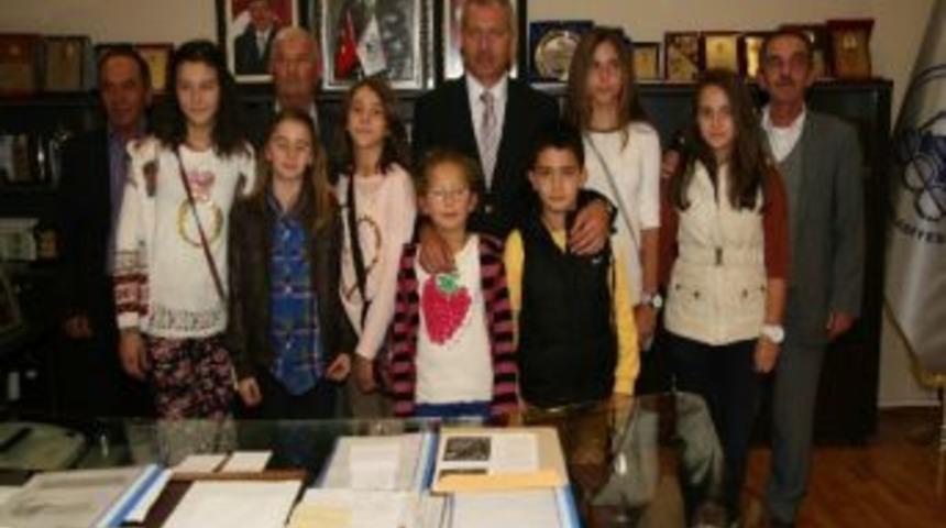 Başkan Dişli, &Ouml;ğrencilerin Taleplerini Not Aldı