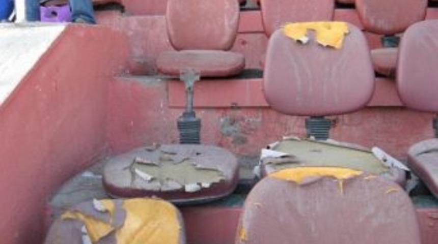 Atat&uuml;rk Stadı'nın Hali İ&ccedil;ler Acısı