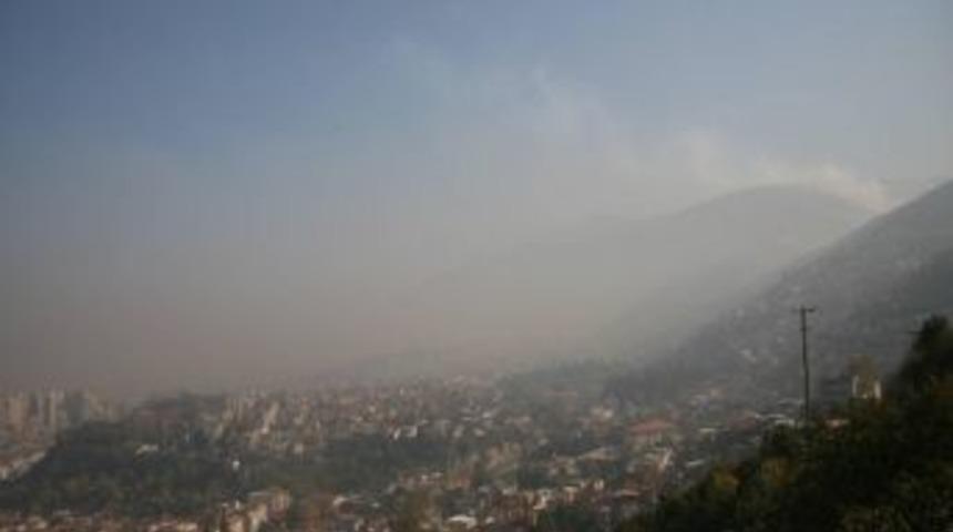 Uludağ'daki Orman Yangını D&ouml;rt Noktada S&uuml;r&uuml;yor