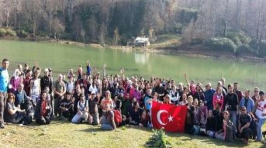 Sakaryalılar &Ccedil;amlıca G&ouml;l&uuml;&rsquo;nde Y&uuml;r&uuml;d&uuml;