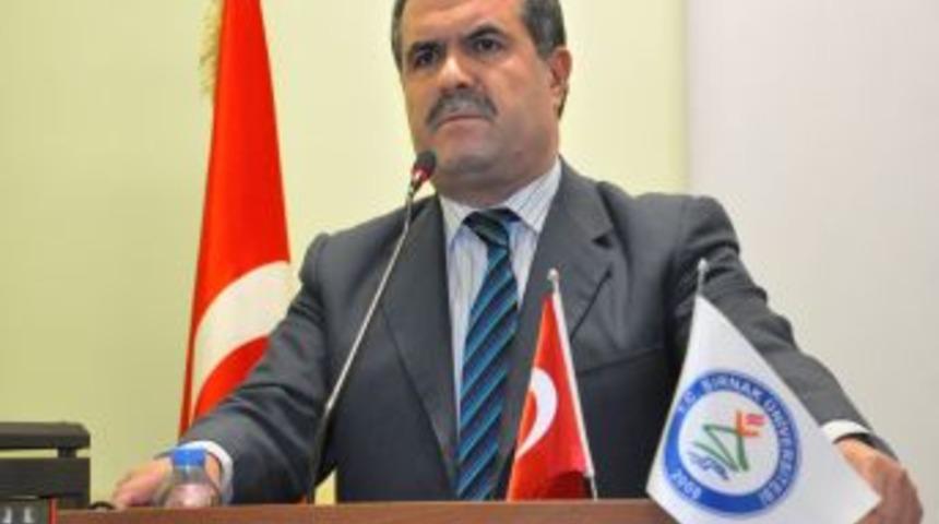 Şırnak &Uuml;niversitesi Rekt&ouml;r&uuml; Akmaz &Ouml;ğrencilerle Sohbet Etti