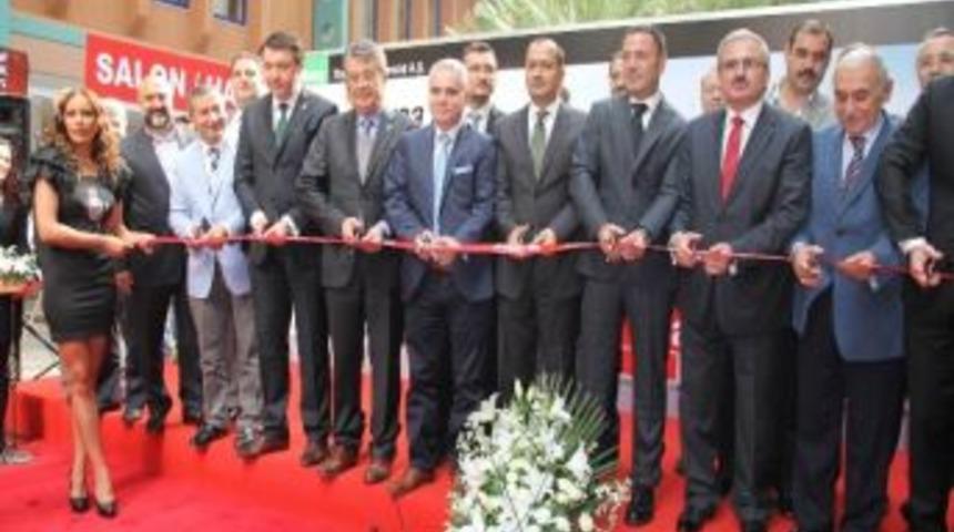 Bu Otomobil Fiyatıyla Dudak U&ccedil;uklatıyor