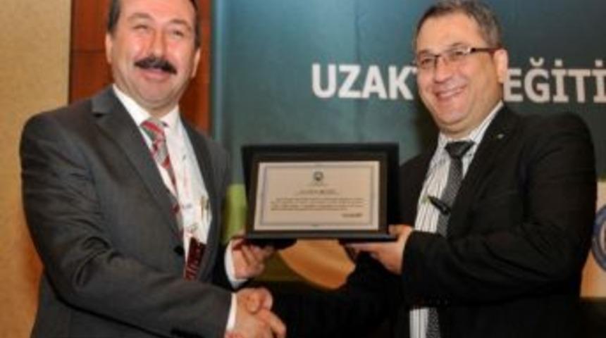 Sel&ccedil;uk&rsquo;ta Uzaktan Eğitim Sempozyumu