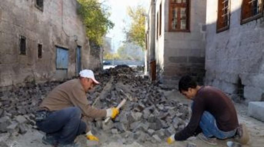 Turizm Sokağında Sona Doğru